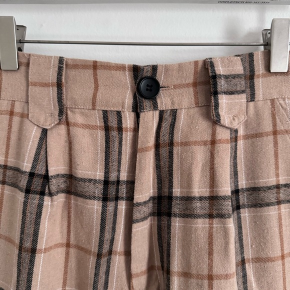 Burberry-patterned High-waisted Cargo Pants - Picture 3 of 4